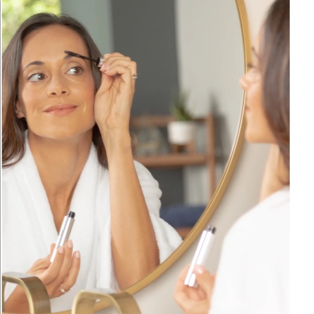 🎉HOST PICK Beverly Hills Md Thick + Full Brow Enhancing Serum